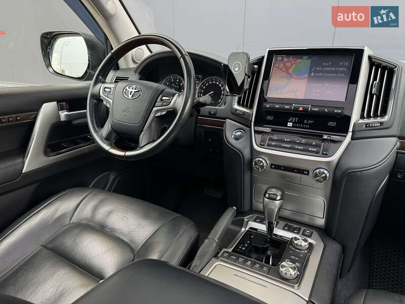Внедорожник / Кроссовер Toyota Land Cruiser 2017 в Киеве