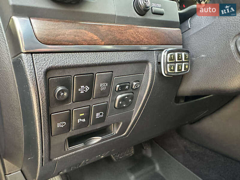 Внедорожник / Кроссовер Toyota Land Cruiser 2016 в Днепре