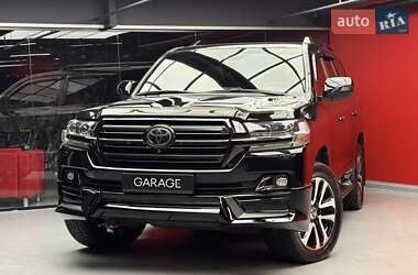 Внедорожник / Кроссовер Toyota Land Cruiser 2018 в 