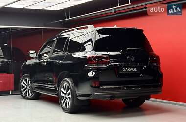 Внедорожник / Кроссовер Toyota Land Cruiser 2018 в 