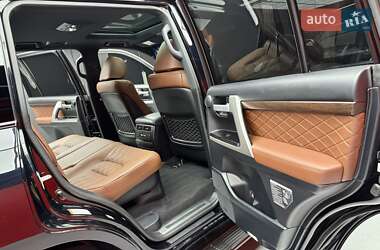 Внедорожник / Кроссовер Toyota Land Cruiser 2018 в 