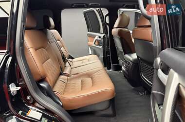 Внедорожник / Кроссовер Toyota Land Cruiser 2018 в 