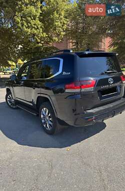 Внедорожник / Кроссовер Toyota Land Cruiser 2022 в 