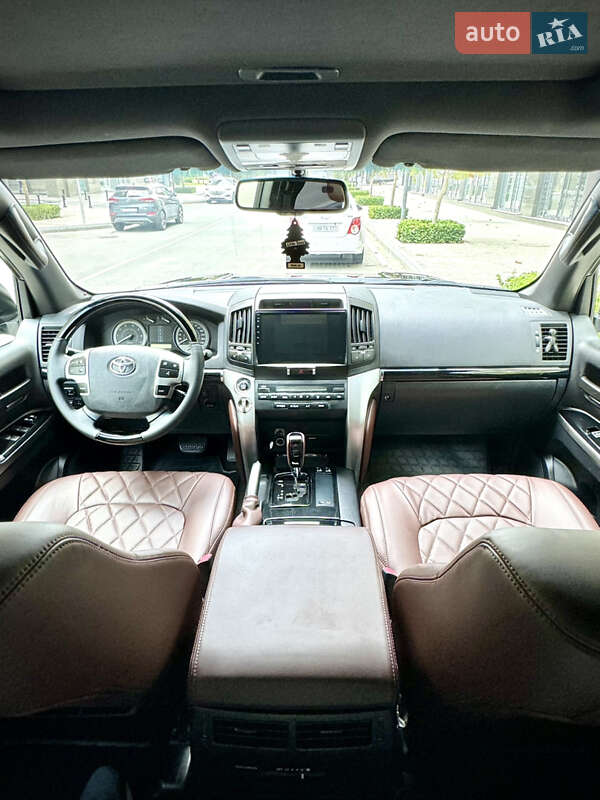 Внедорожник / Кроссовер Toyota Land Cruiser 2011 в Киеве фото 7 Внедорожник / Кроссовер Toyota Land Cruiser 2011 в Киеве