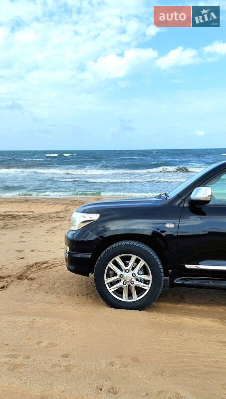 Внедорожник / Кроссовер Toyota Land Cruiser 2011 в Киеве фото 11 Внедорожник / Кроссовер Toyota Land Cruiser 2011 в Киеве