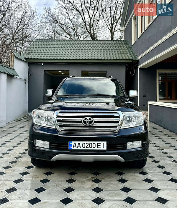 Внедорожник / Кроссовер Toyota Land Cruiser 2011 в Киеве фото 17 Внедорожник / Кроссовер Toyota Land Cruiser 2011 в Киеве