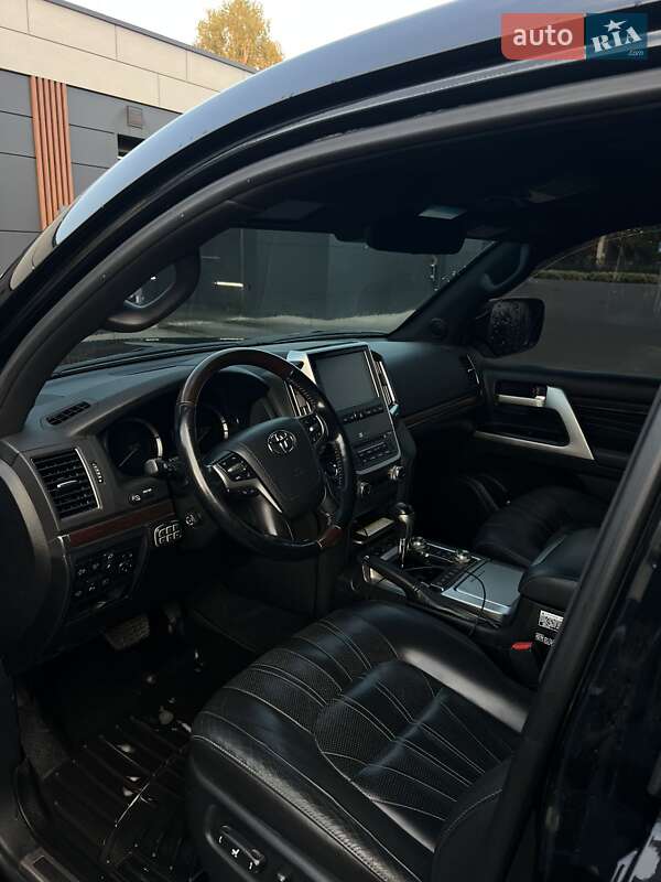Внедорожник / Кроссовер Toyota Land Cruiser 2019 в Черкассах