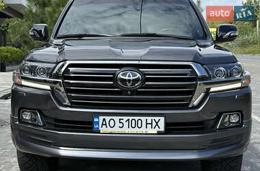 Внедорожник / Кроссовер Toyota Land Cruiser 2018 в 