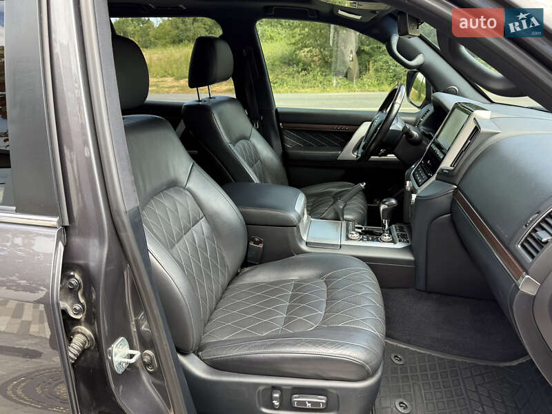 Позашляховик / Кросовер Toyota Land Cruiser 2018 в Ужгороді фото 17 Позашляховик / Кросовер Toyota Land Cruiser 2018 в Ужгороді