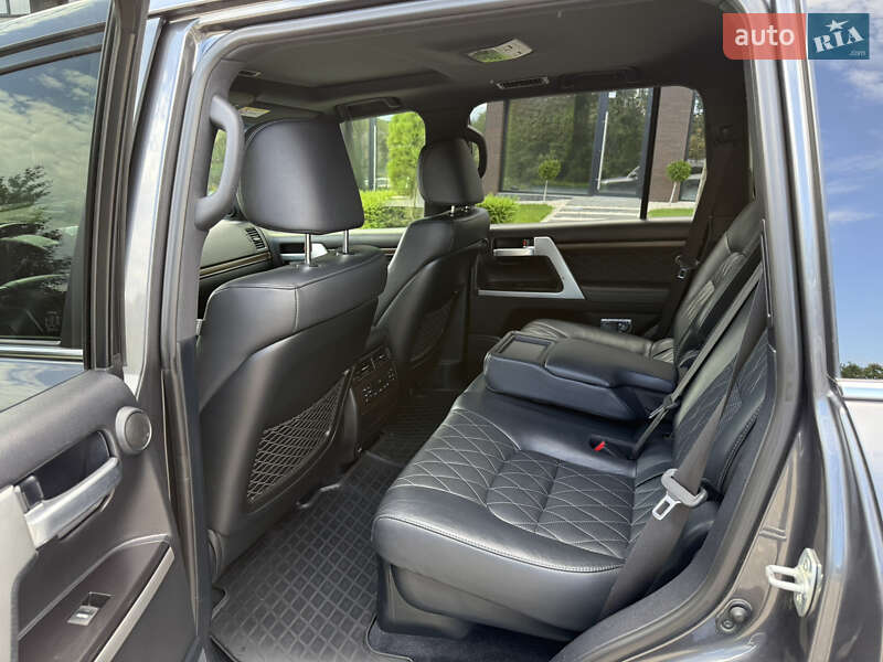 Позашляховик / Кросовер Toyota Land Cruiser 2018 в Ужгороді фото 20 Позашляховик / Кросовер Toyota Land Cruiser 2018 в Ужгороді
