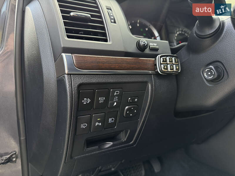 Позашляховик / Кросовер Toyota Land Cruiser 2018 в Ужгороді фото 30 Позашляховик / Кросовер Toyota Land Cruiser 2018 в Ужгороді