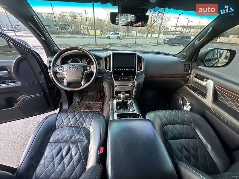 Внедорожник / Кроссовер Toyota Land Cruiser 2017 в Днепре