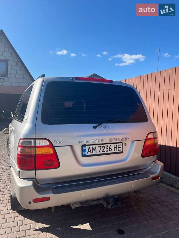 Внедорожник / Кроссовер Toyota Land Cruiser 2001 в Балаклее