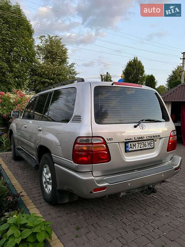 Внедорожник / Кроссовер Toyota Land Cruiser 2001 в Балаклее