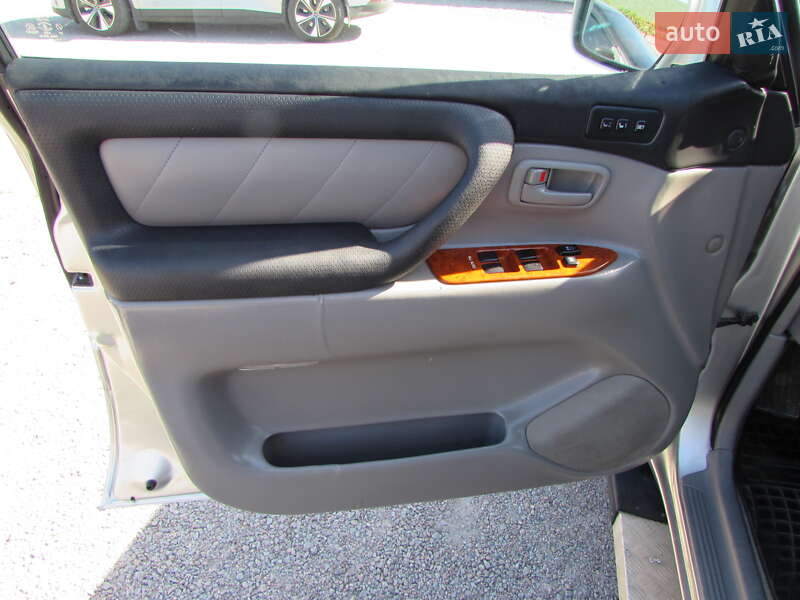 Внедорожник / Кроссовер Toyota Land Cruiser 2004 в Кропивницком