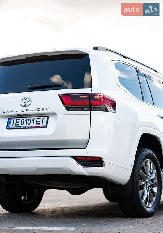 Позашляховик / Кросовер Toyota Land Cruiser 2023 в Чернівцях фото 12 Позашляховик / Кросовер Toyota Land Cruiser 2023 в Чернівцях