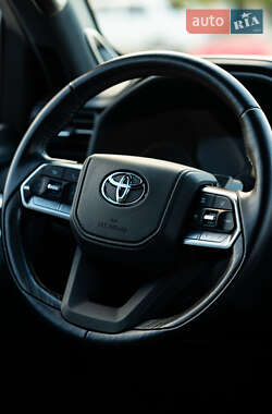 Внедорожник / Кроссовер Toyota Land Cruiser 2023 в 