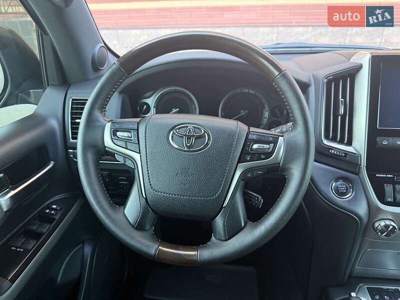 Внедорожник / Кроссовер Toyota Land Cruiser 2019 в Киеве