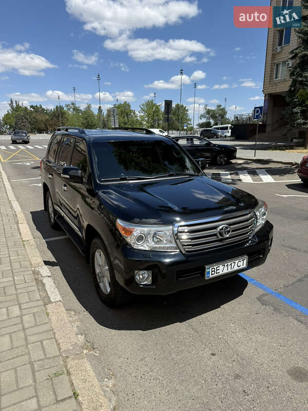 Внедорожник / Кроссовер Toyota Land Cruiser 2013 в Николаеве