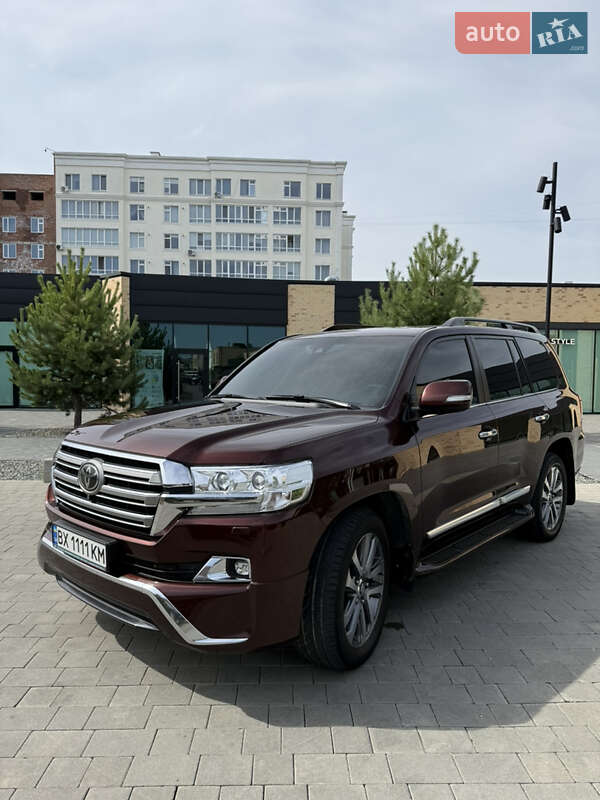 Внедорожник / Кроссовер Toyota Land Cruiser 2018 в Хмельницком