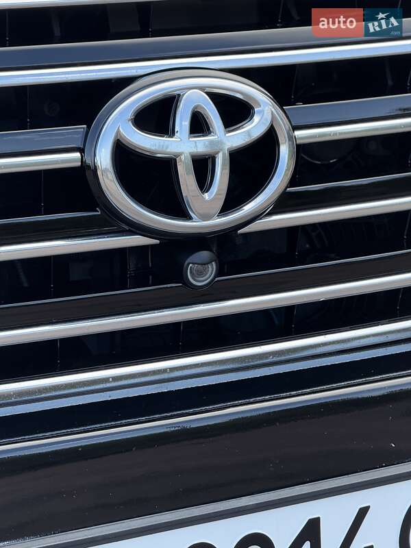 Внедорожник / Кроссовер Toyota Land Cruiser 2012 в Калуше