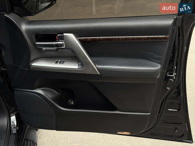 Внедорожник / Кроссовер Toyota Land Cruiser 2012 в Калуше