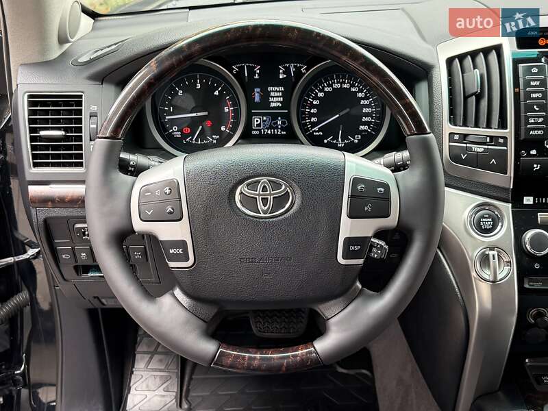 Внедорожник / Кроссовер Toyota Land Cruiser 2012 в Калуше