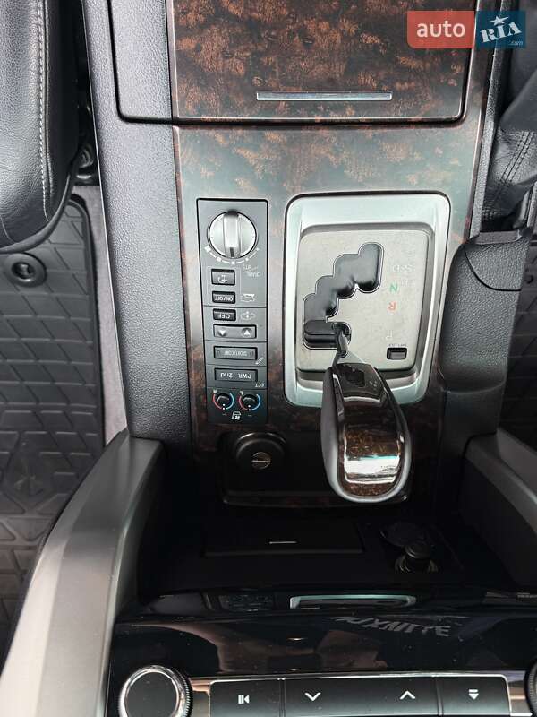 Внедорожник / Кроссовер Toyota Land Cruiser 2012 в Калуше