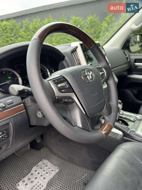 Внедорожник / Кроссовер Toyota Land Cruiser 2019 в Ужгороде