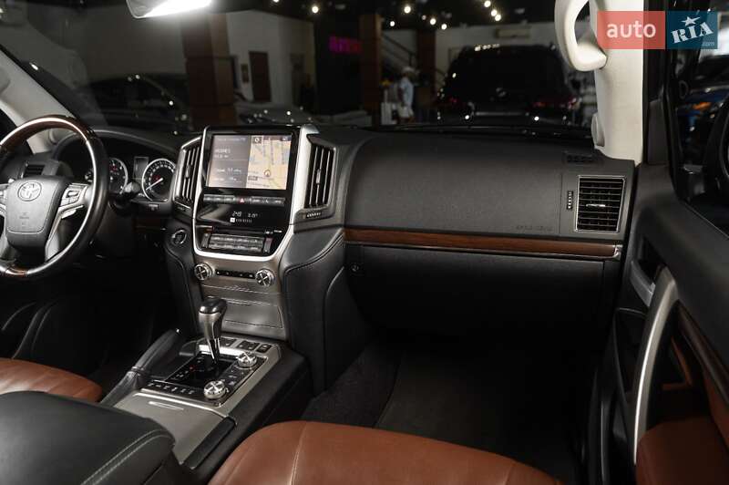 Внедорожник / Кроссовер Toyota Land Cruiser 2018 в Одессе фото 6 Внедорожник / Кроссовер Toyota Land Cruiser 2018 в Одессе