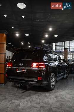 Позашляховик / Кросовер Toyota Land Cruiser 2018 в 