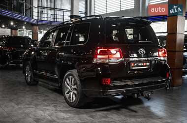 Позашляховик / Кросовер Toyota Land Cruiser 2018 в 