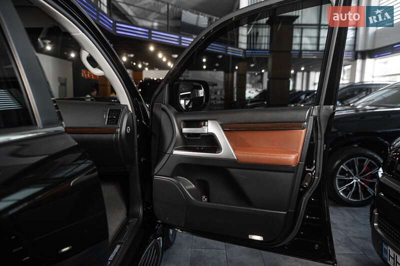 Внедорожник / Кроссовер Toyota Land Cruiser 2018 в Одессе фото 64 Внедорожник / Кроссовер Toyota Land Cruiser 2018 в Одессе