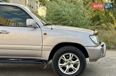 Внедорожник / Кроссовер Toyota Land Cruiser 2003 в 