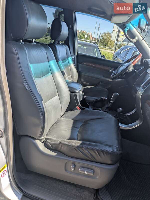 Внедорожник / Кроссовер Toyota Land Cruiser 2004 в Львове