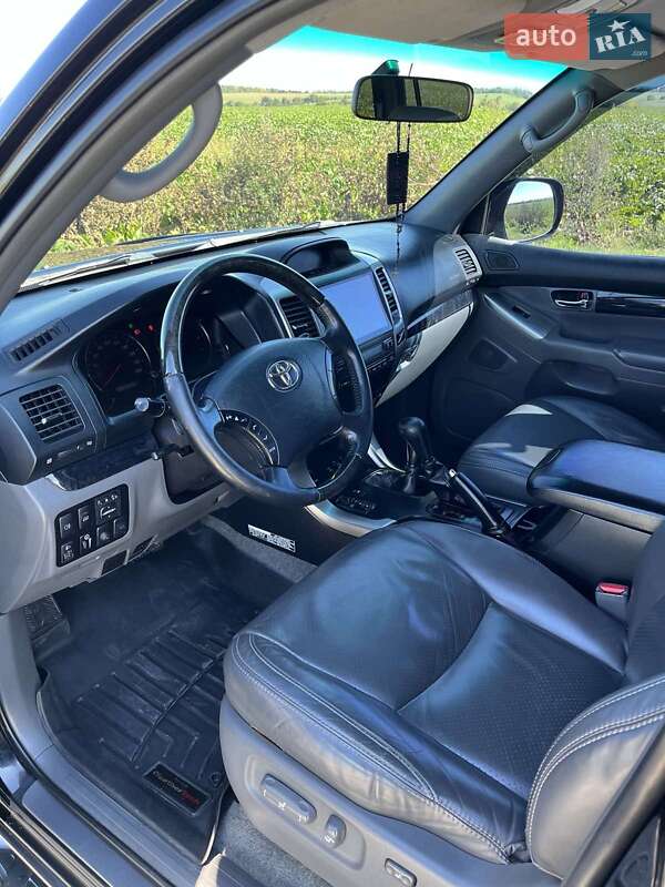 Внедорожник / Кроссовер Toyota Land Cruiser 2007 в Львове