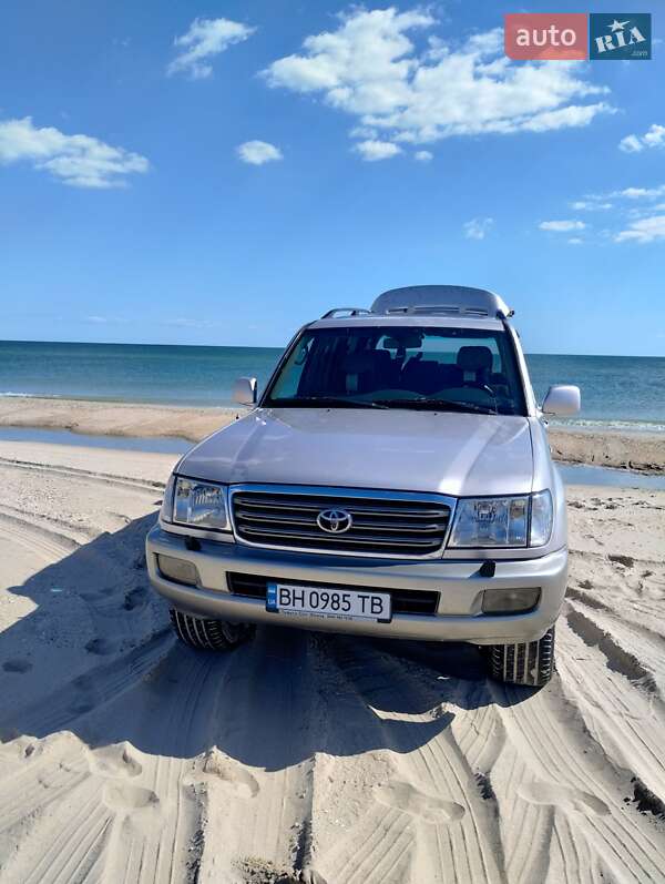 Позашляховик / Кросовер Toyota Land Cruiser 2004 в Одесі