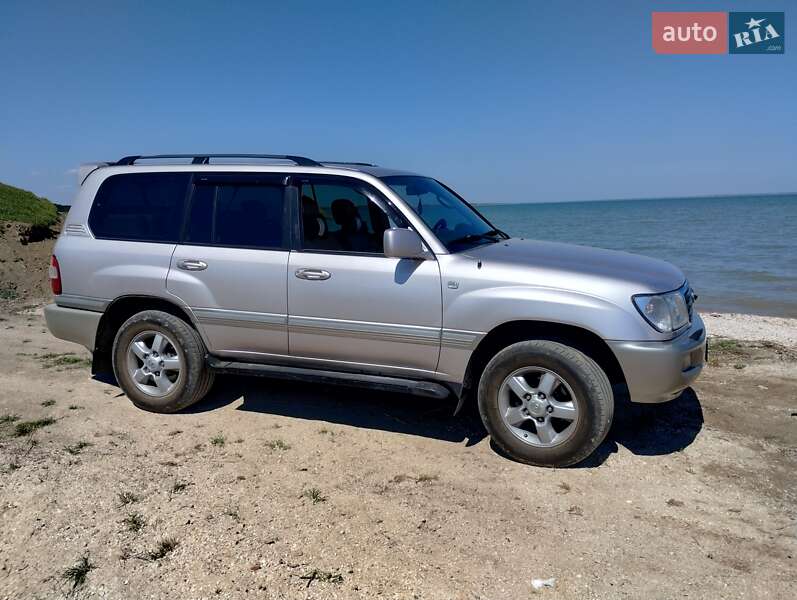 Позашляховик / Кросовер Toyota Land Cruiser 2004 в Одесі