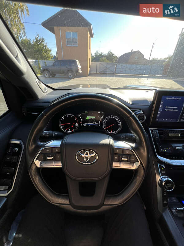 Внедорожник / Кроссовер Toyota Land Cruiser 2022 в Киеве