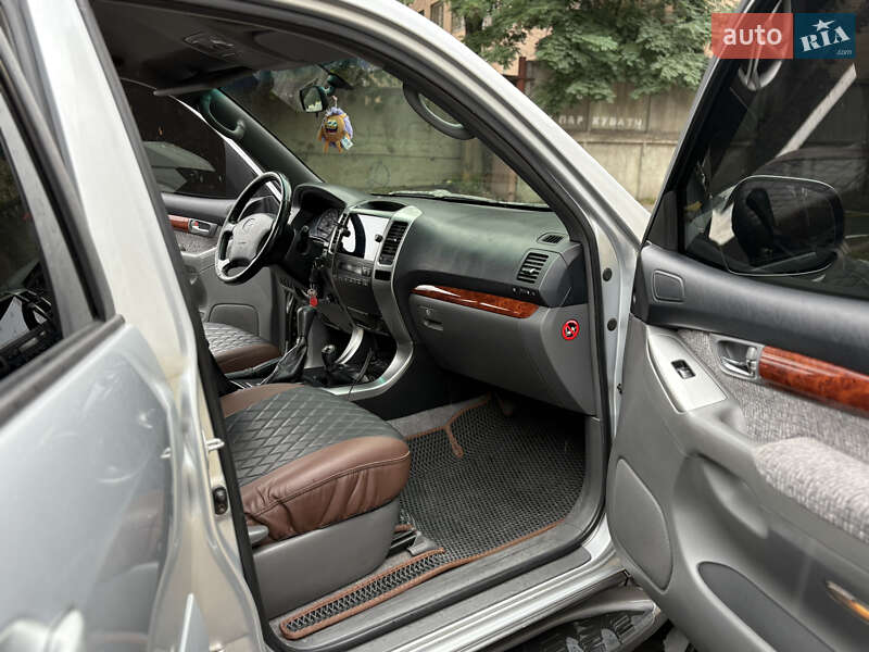 Внедорожник / Кроссовер Toyota Land Cruiser 2006 в Киеве фото 15 Внедорожник / Кроссовер Toyota Land Cruiser 2006 в Киеве