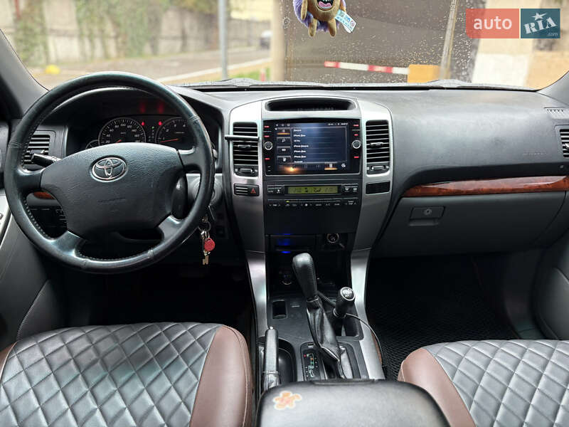 Внедорожник / Кроссовер Toyota Land Cruiser 2006 в Киеве фото 19 Внедорожник / Кроссовер Toyota Land Cruiser 2006 в Киеве