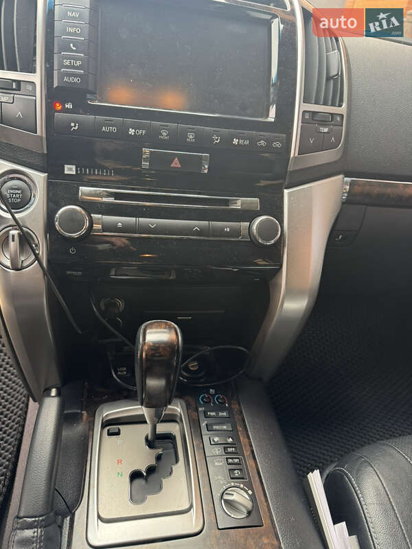 Внедорожник / Кроссовер Toyota Land Cruiser 2015 в Киеве фото 9 Внедорожник / Кроссовер Toyota Land Cruiser 2015 в Киеве