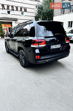 Внедорожник / Кроссовер Toyota Land Cruiser 2017 в 