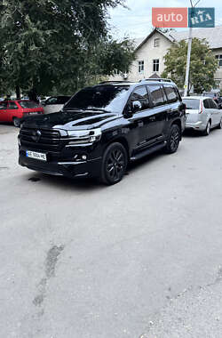 Внедорожник / Кроссовер Toyota Land Cruiser 2017 в 