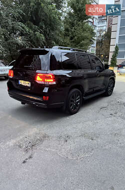 Внедорожник / Кроссовер Toyota Land Cruiser 2017 в 