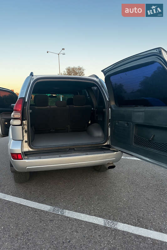 Внедорожник / Кроссовер Toyota Land Cruiser 2004 в Черновцах