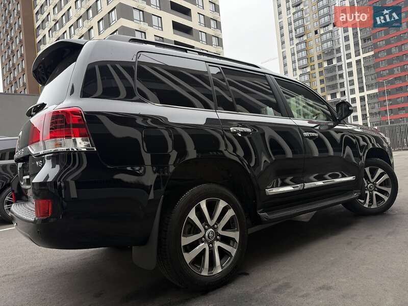 Внедорожник / Кроссовер Toyota Land Cruiser 2020 в Киеве фото 42 Внедорожник / Кроссовер Toyota Land Cruiser 2020 в Киеве