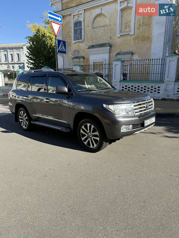 Позашляховик / Кросовер Toyota Land Cruiser 2011 в Києві
