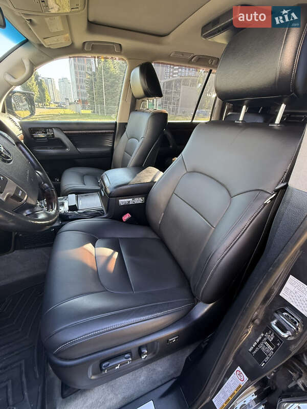 Позашляховик / Кросовер Toyota Land Cruiser 2011 в Києві