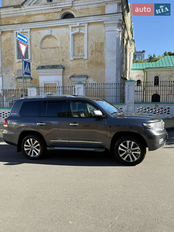 Позашляховик / Кросовер Toyota Land Cruiser 2011 в Києві